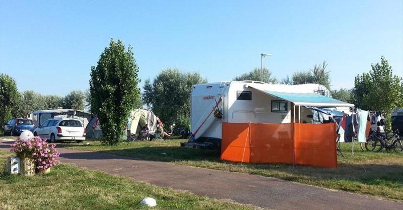 Camping Phare Ouest Saint-Denis-dʼOléron 外观 照片