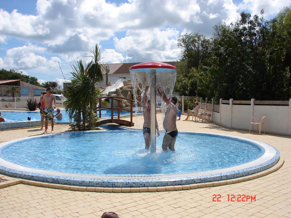 Camping Phare Ouest Saint-Denis-dʼOléron 外观 照片